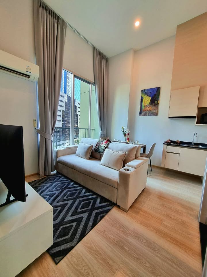 ให้เช่าคอนโดรัชดา ห้วยขวาง : 🔥ให้เช่าด่วน🔥โนเบิล รีวอลฟ์ รัชดา 2 ห้องสวย ดูโปร่งดูกว้างขึ้น ห้องมุม บรรยากาศสงบ อยู่ชั้นเดียวกับส่วนมาก เฟอร์ครบพร้อมอยู่