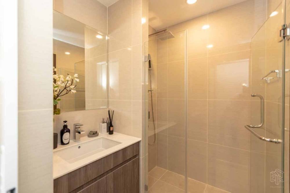 For RentCondoOnnut, Udomsuk : 🔥For Rent Now🔥 Ideo Mobi Sukhumvit 66, beautifully furnished condo, just 50 meters from BTS Udom Suk station 🚆