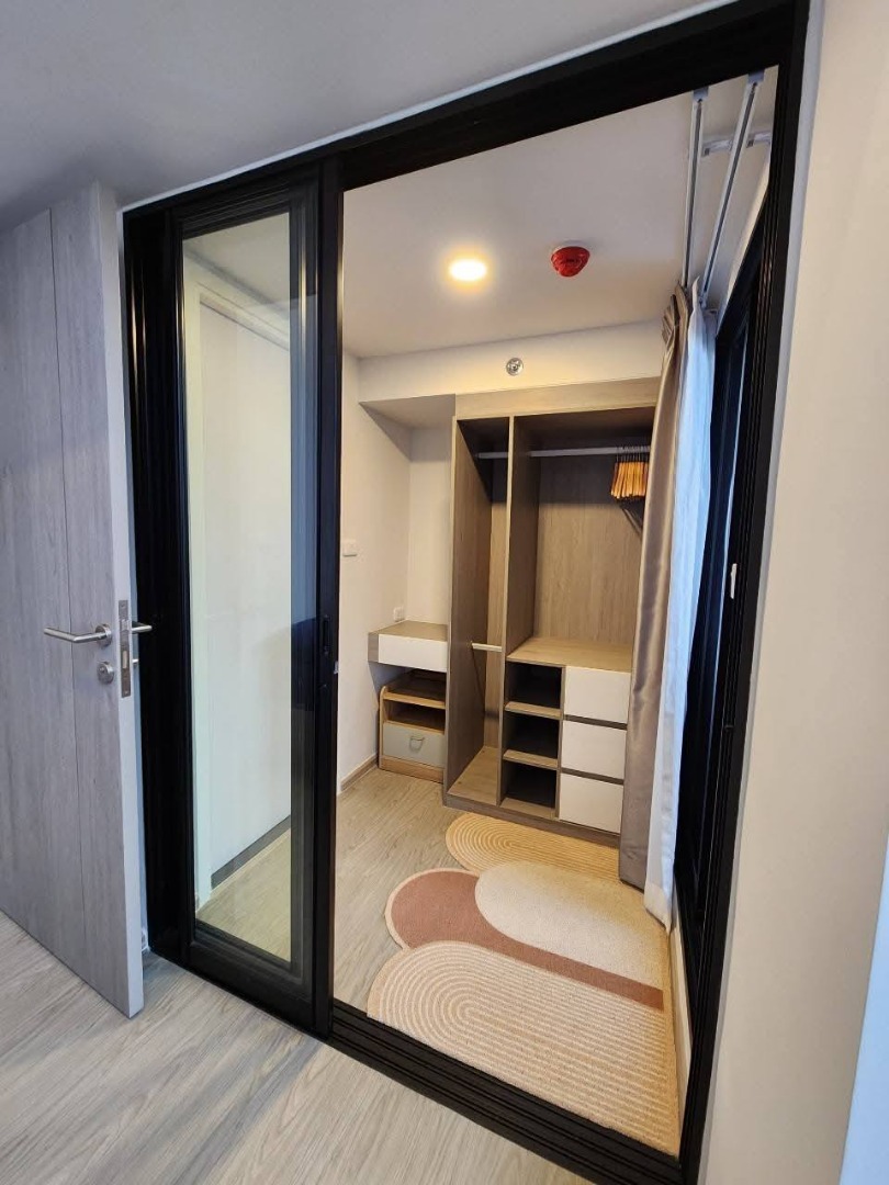 For RentCondoSeri Thai, Ramkhamhaeng Nida : 🔥For Rent Now🔥 Origin Plug & Play Ramkhamhaeng Triple Station 📍Located on Ramkhamhaeng Road, near the 3-line Interchange Station. Convenient transportation.