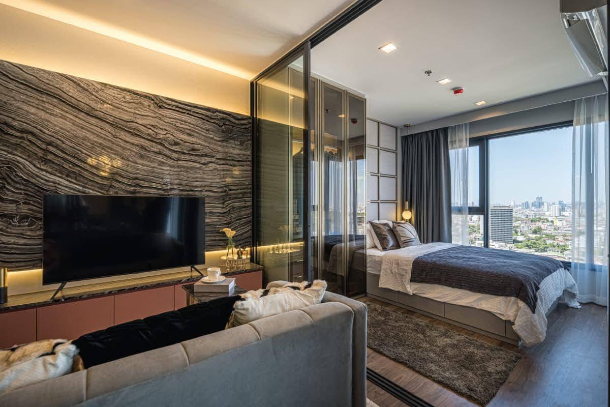 For RentCondoLadprao, Central Ladprao : 🔥For Rent Now🔥 Life Ladprao Valley, city and Chatuchak Park view 🌆🌿, bright and airy atmosphere with expansive views.