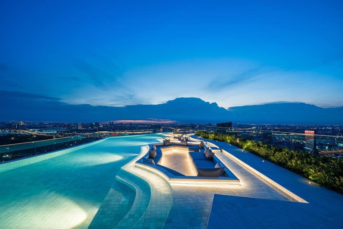 For RentCondoLadprao, Central Ladprao : 🔥For Rent Now🔥 Life Ladprao Valley, city and Chatuchak Park view 🌆🌿, bright and airy atmosphere with expansive views.