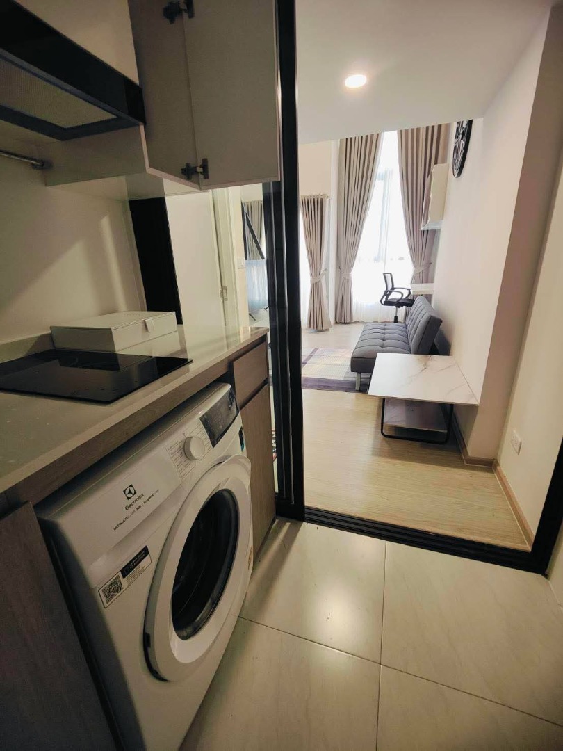 For RentCondoSeri Thai, Ramkhamhaeng Nida : 🔥For Rent Now🔥 Origin Plug & Play Ramkhamhaeng Triple Station. Ideal for those seeking flexible living space.