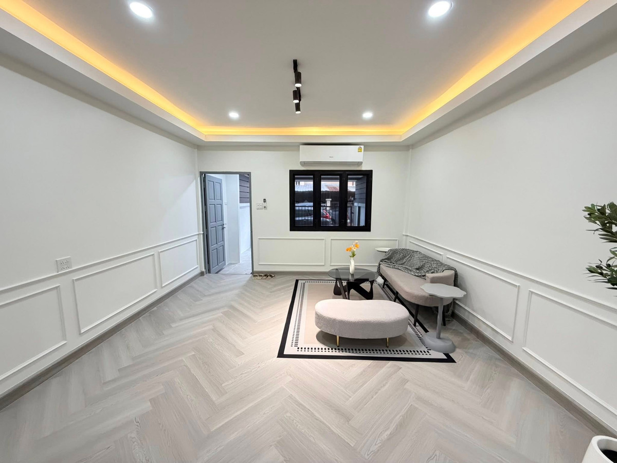 ขายทาวน์โฮมโชคชัย4 ลาดพร้าว71 : หมู่บ้านเลิศอุบล โชคชัย 4 ซอย 22 / 2 ห้องนอน (ขาย), Lert Ubon Village Chokchai 4 Soi 22 / 2 Bedrooms (FOR SALE) FAHS063