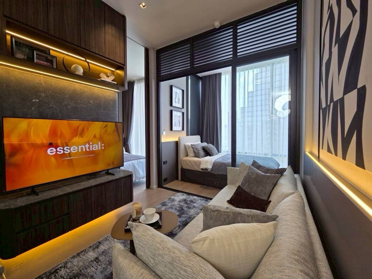 For SaleCondoSilom, Saladaeng, Bangrak : Urgent sale, project room, price reduced 3 million, Ashton Silom, in the heart of Silom, size 2 bedrooms, 1 bathroom, fully furnished, as shown in the picture.
