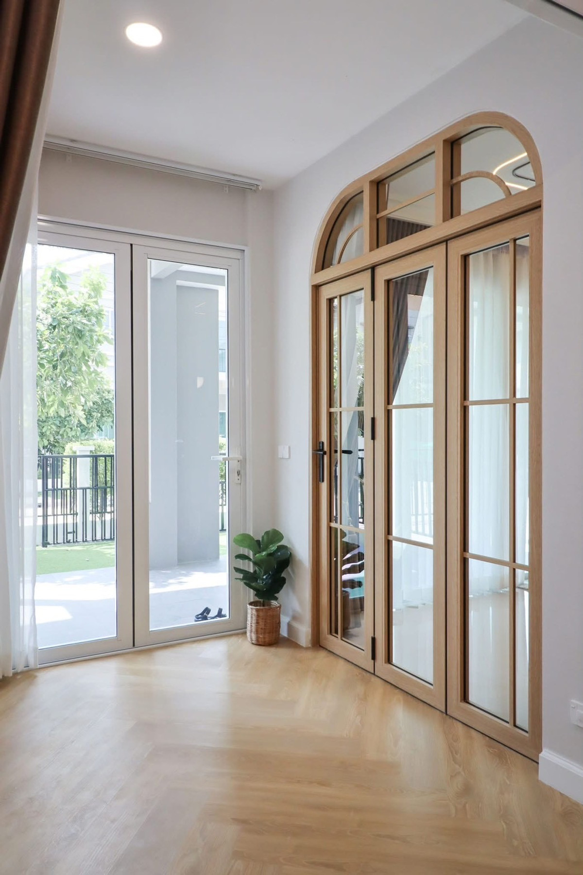 ให้เช่าบ้านพระราม 5 ราชพฤกษ์ บางกรวย : ✨🏡 [ 𝐅𝐎𝐑 𝐑𝐄𝐍𝐓] คาซ่า เลเจ้นท์ พระราม 𝟓-ราชพฤกษ์ บ้านเดี่ยวหรูตกแต่งบิวท์อินจัดเต็มทั้งหลัง พร้อมเฟอร์นิเจอร์ ติดถนนใหญ่ ใกล้ 𝐂𝐞𝐧𝐭𝐫𝐚𝐥 𝐖𝐞𝐬𝐭𝐯𝐢𝐥𝐥𝐞 ให้คุณหิ้วกระเป๋าเข้าอยู่ได้ทันที