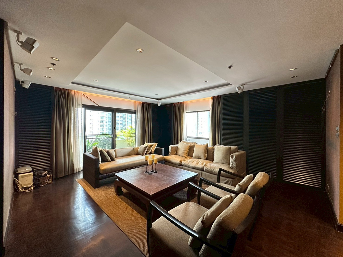 ให้เช่าคอนโดนานา : ✨ Rare Luxury Unit | เพนต์เฮาส์พื้นที่ใหญ่พิเศษ 315 ตร.ม. ใจกลางสุขุมวิท