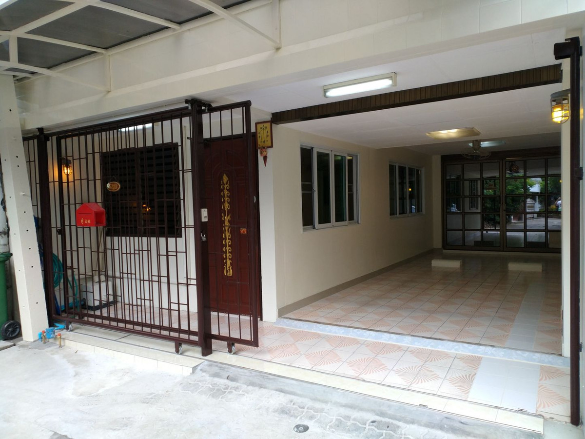 For RentTownhomeRama3 (Riverside),Satupadit : ⚡ For rent, 2-story townhome, Khlong Toei Niwet Village, Rama 3 Soi 78, near MRT, size 21 sq m. ⚡