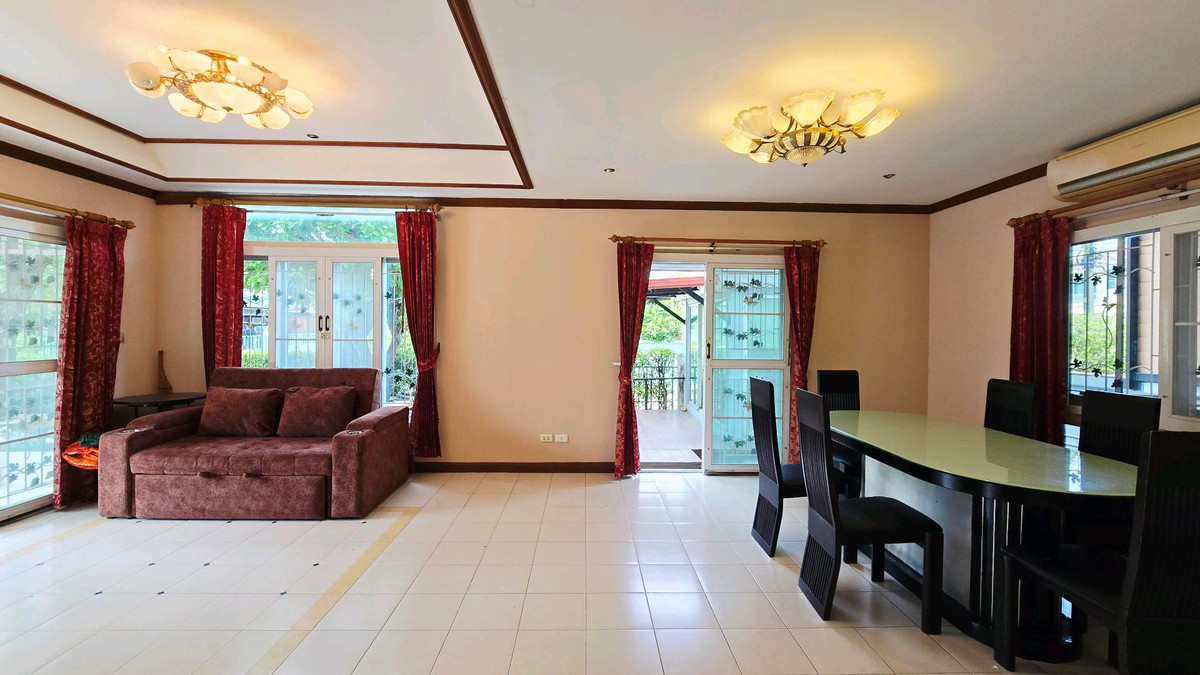 For SaleHousePathum Thani,Rangsit, Thammasat : 🏡 2-story detached house for sale, Prueklada Rangsit Project, Khlong 4 | Corner house, ready to move in.
Good location, roadside project, near BTS Khu Khot and Future Park Rangsit.