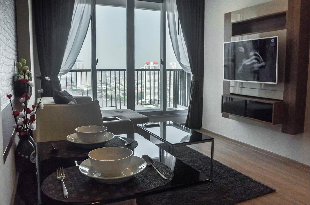 ให้เช่าคอนโดสาทร นราธิวาส :  💥 FOR RENT   :  Rhythm Sathorn Condo   💥  