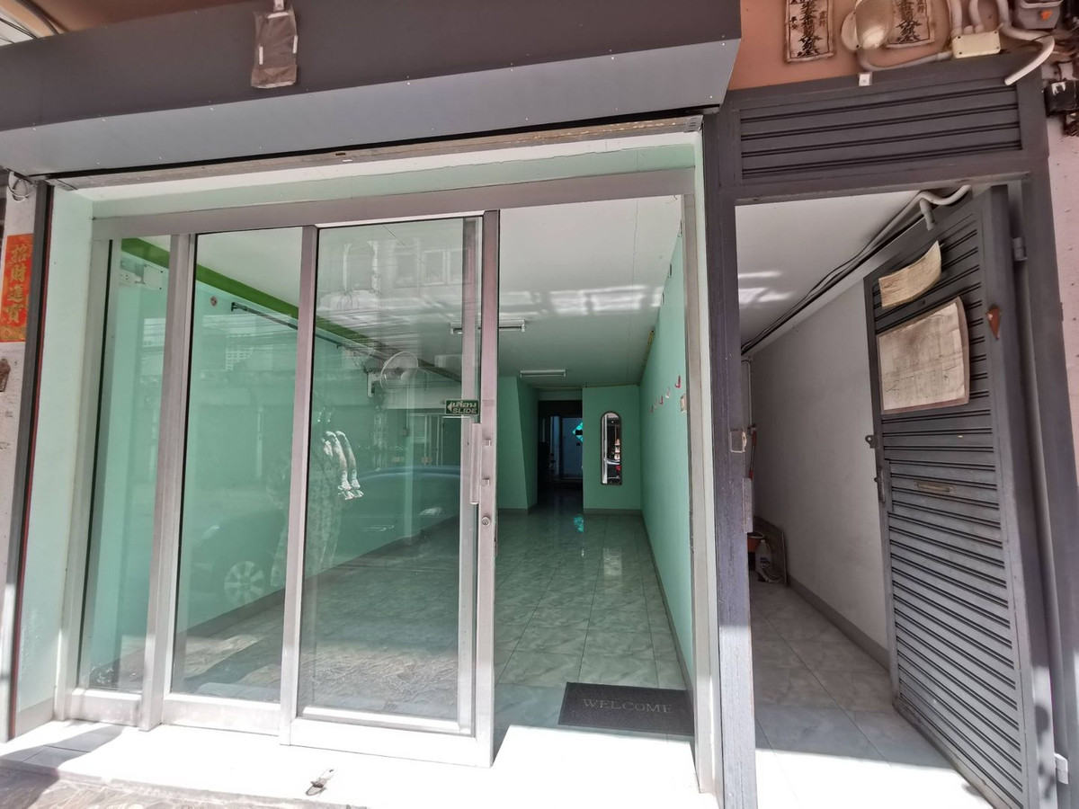 ให้เช่าอาคารพาณิชย์นวมินทร์ รามอินทรา : ⚡ ให้เช่า ทาวน์โฮม 3 ชั้น ซอย นวมินทร์ 105 ขนาด 20 ตร.ว. ⚡