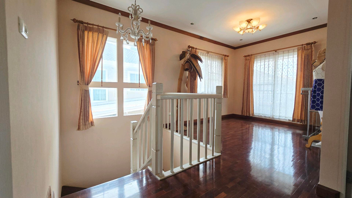 For SaleHousePathum Thani,Rangsit, Thammasat : 🏡 2-story detached house for sale, Prueklada Rangsit Project, Khlong 4 | Corner house, ready to move in.
Good location, roadside project, near BTS Khu Khot and Future Park Rangsit.