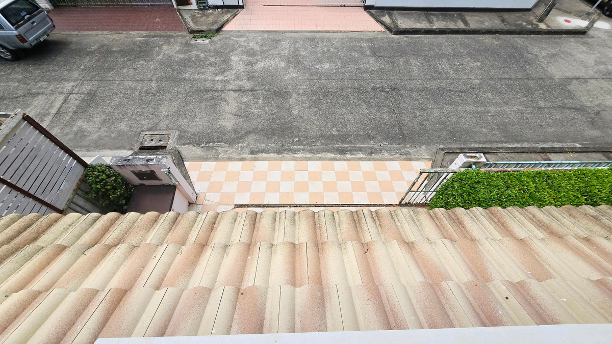 For SaleHousePathum Thani,Rangsit, Thammasat : 🏡 2-story detached house for sale, Prueklada Rangsit Project, Khlong 4 | Corner house, ready to move in.
Good location, roadside project, near BTS Khu Khot and Future Park Rangsit.