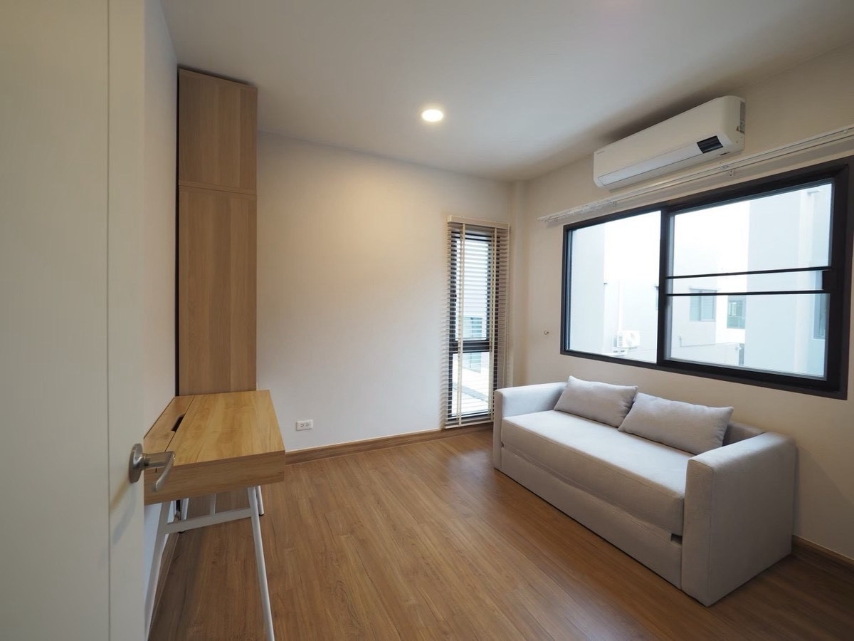 ให้เช่าบ้านบางนา แบริ่ง ลาซาล : ✨🏡 ปล่อยเช่า Centro Bangna เฟส 1 บ้านเดี่ยวสไตล์ Modern Minimal ตกแต่งสวยสบายตา พร้อมเฟอร์นิเจอร์และเครื่องใช้ไฟฟ้า