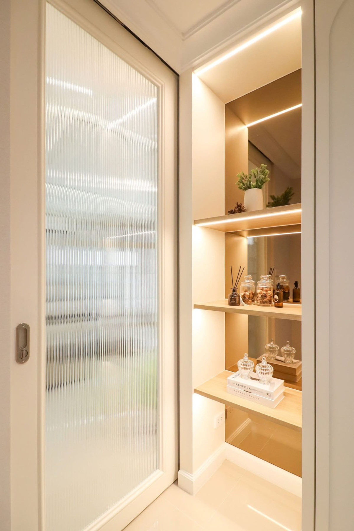 ให้เช่าบ้านพระราม 5 ราชพฤกษ์ บางกรวย : ✨🏡 [ 𝐅𝐎𝐑 𝐑𝐄𝐍𝐓] คาซ่า เลเจ้นท์ พระราม 𝟓-ราชพฤกษ์ บ้านเดี่ยวหรูตกแต่งบิวท์อินจัดเต็มทั้งหลัง พร้อมเฟอร์นิเจอร์ ติดถนนใหญ่ ใกล้ 𝐂𝐞𝐧𝐭𝐫𝐚𝐥 𝐖𝐞𝐬𝐭𝐯𝐢𝐥𝐥𝐞 ให้คุณหิ้วกระเป๋าเข้าอยู่ได้ทันที