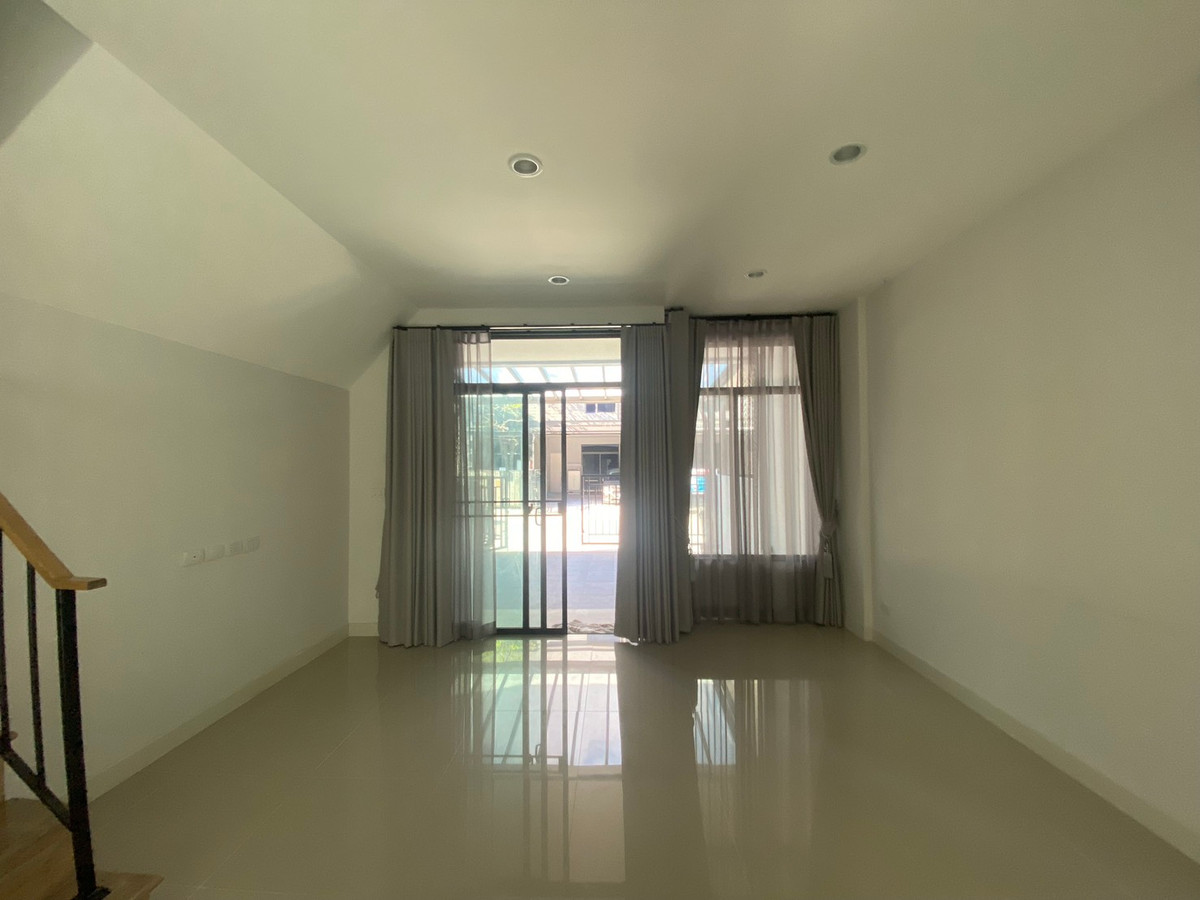 For SaleTownhomePattanakan, Srinakarin : 🔥 Hot Deal! Townhome Rama 9, best price in the project | Ready to move in, new home feel.
