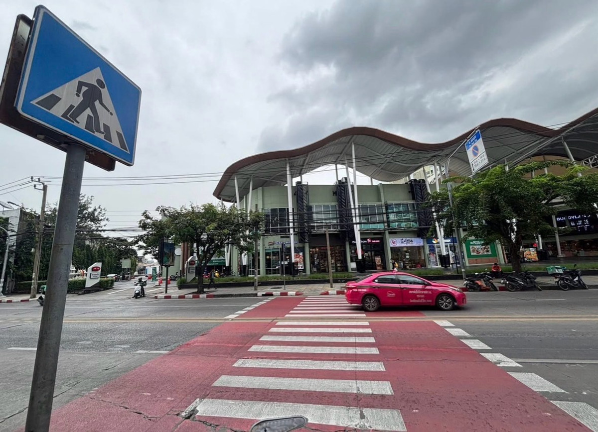 For RentRetail SpaceOnnut, Udomsuk : 📍 Retail Space for Rent in On Nut – Community Mall Location

Prime commercial space available in the heart of On Nut, located within a vibrant community mall.

💰 Rental Price: 50,000 THB/month
📐 Size: 55 SQ.M.

