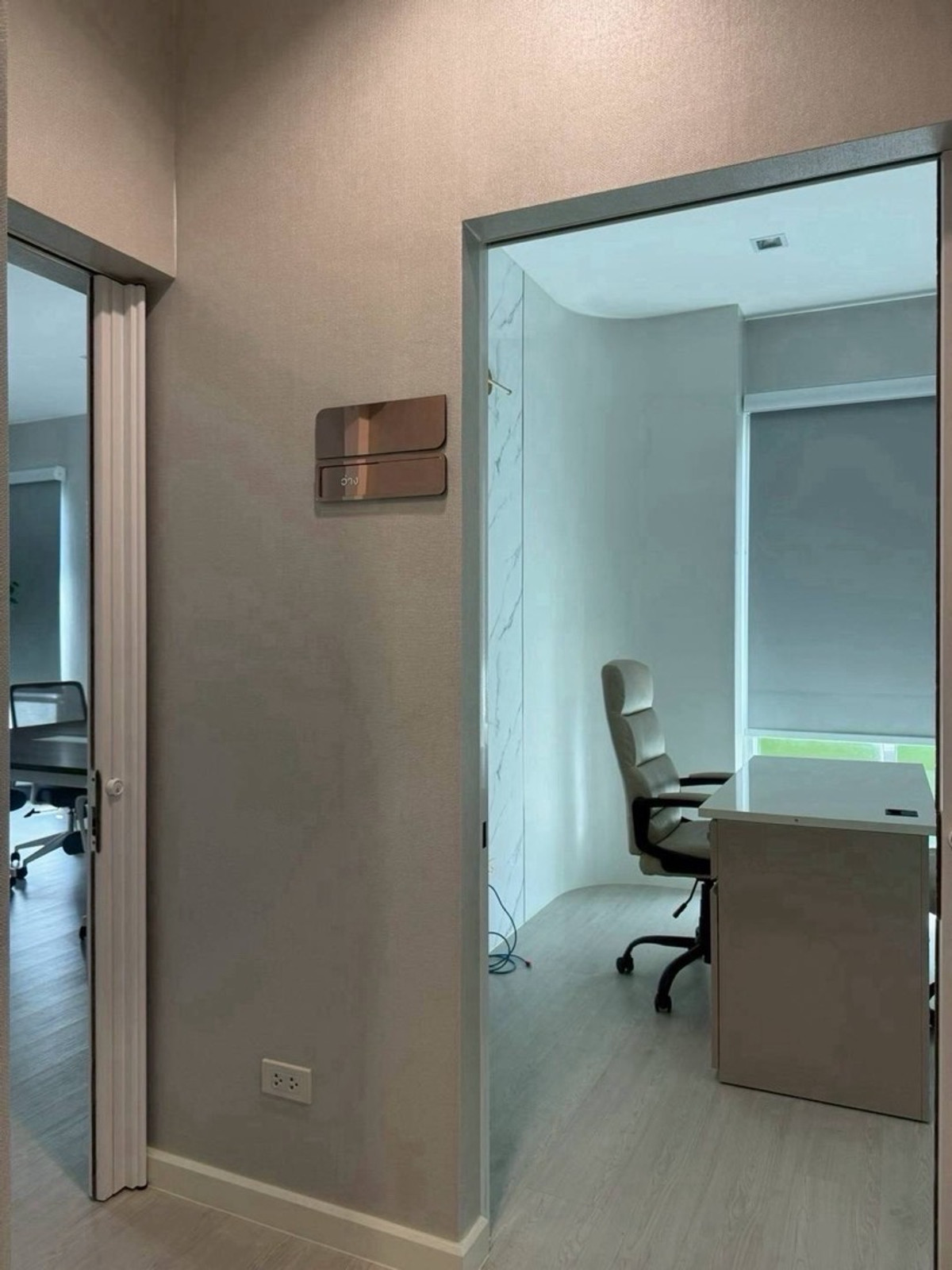For RentOfficeChokchai 4, Ladprao 71, Ladprao 48, : Commercial Townhome for Rent Ladprao 71 near MRT Lat Phrao 71 clinic space wellness space ready to operate
