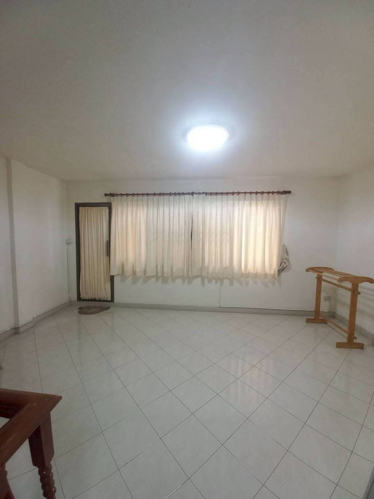 For SaleTownhomePattanakan, Srinakarin : Baan Klang Muang Rama 9 Soi 43 / 3 Bedrooms (For Sale), Baan Klang Muang Rama 9 Soi 43 / 3 Bedrooms (FOR SALE) JANE039