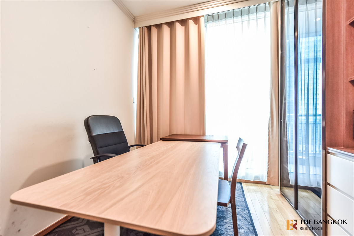 For SaleCondoSathorn, Narathiwat : 🛋️Condo for Sale in Bangkok, Thailand – The Empire Place near BTS Chong Nonsi 20.45M , 3 Bedroom Rare Unit at a Great Price