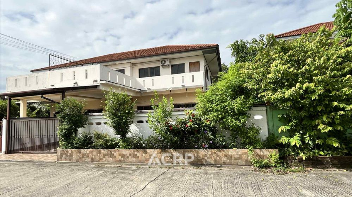 For SaleHouseNonthaburi, Bang Yai, Bangbuathong : RARE FIND! Massive 73 Sq.wa. Home (Detached Vibe) with Unblocked Canal View in Nontaburi