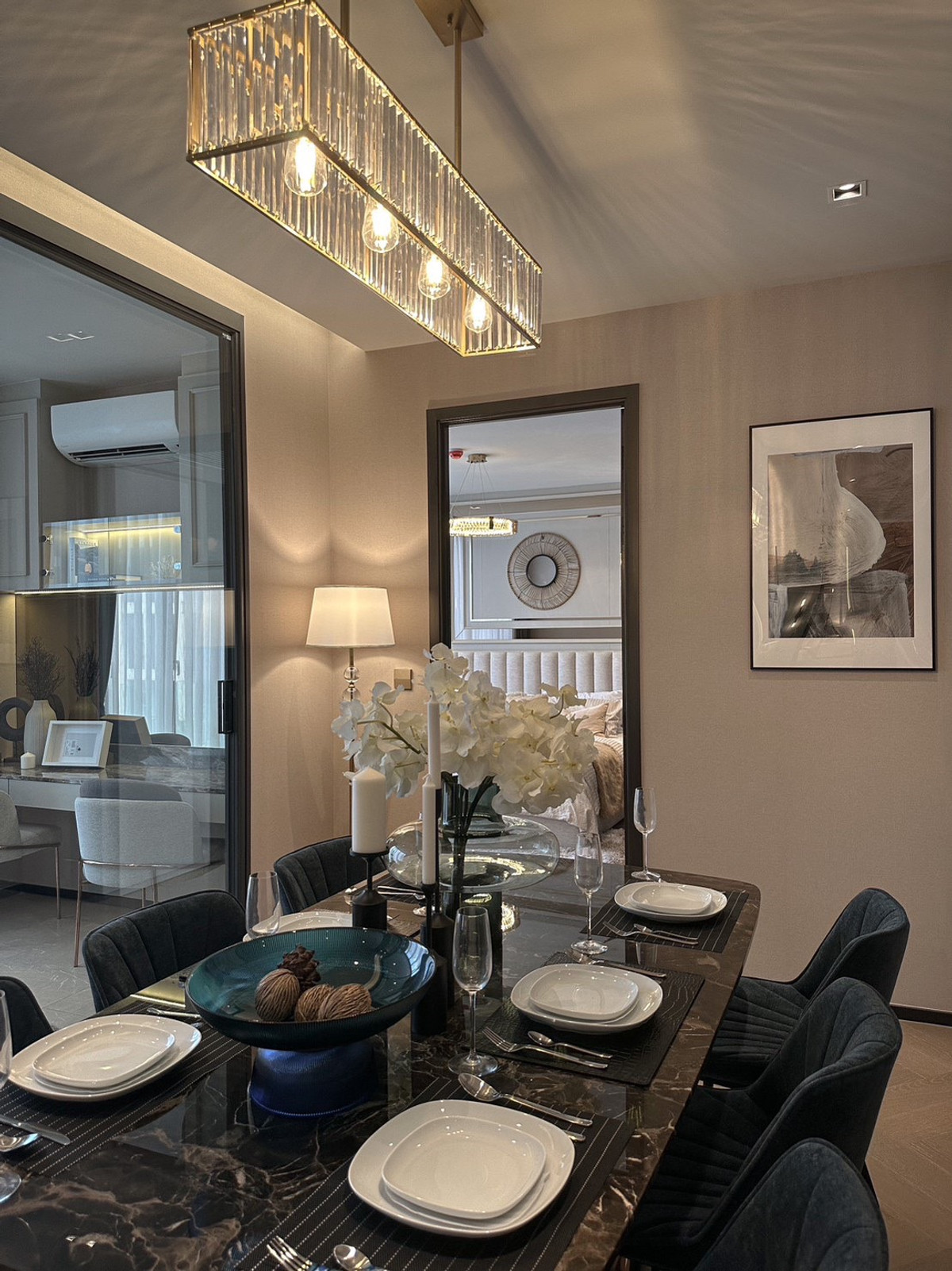 ให้เช่าคอนโดสุขุมวิท อโศก ทองหล่อ : The Reserve 61 Hideaway / Fully Furnished, cozy and private in the heart of Ekkamai / 2 ห้องนอน 121 ตร.ม. โทร 0937890899