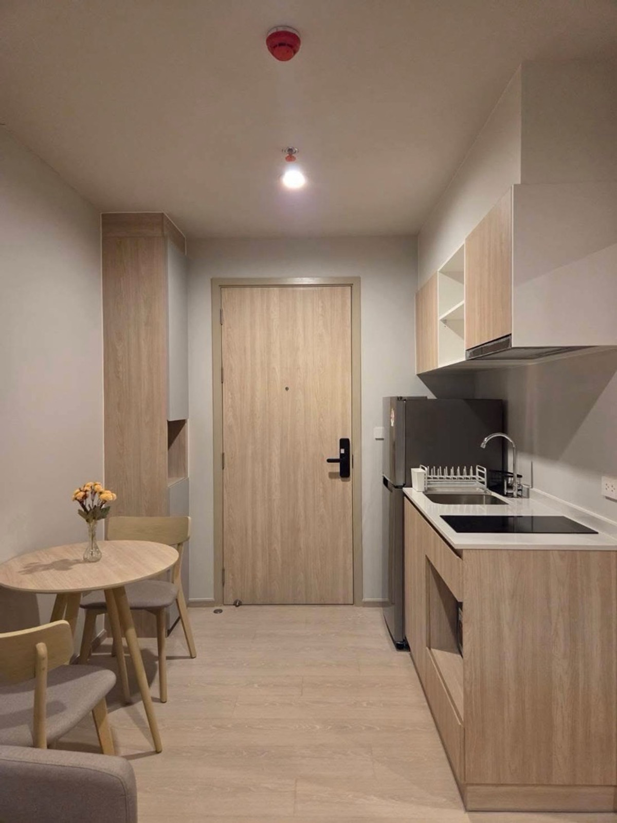 For RentCondoBangna, Bearing, Lasalle : Condo for rent Nue Mega Plus Bangna Room size: 26 sq m Floor: 10 Price: 12,500 baht 📍Free Wifi Nearby places: Mega bangna