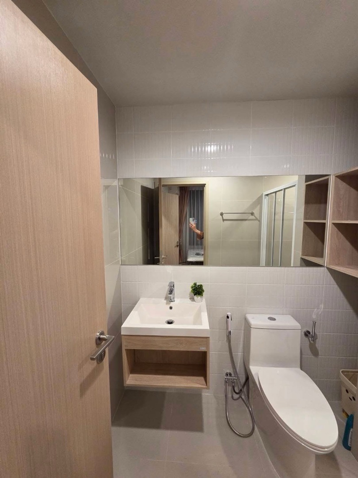 For RentCondoBangna, Bearing, Lasalle : Condo for rent Nue Mega Plus Bangna Room size: 26 sq m Floor: 10 Price: 12,500 baht 📍Free Wifi Nearby places: Mega bangna