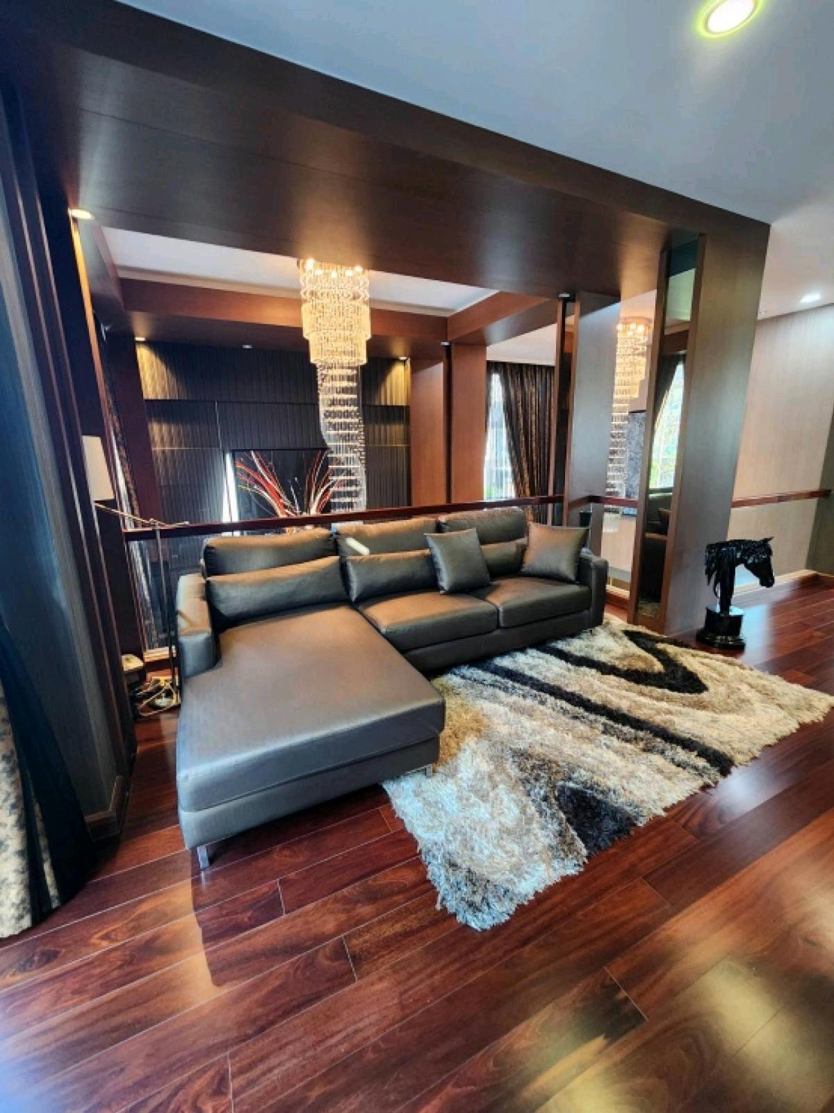 ให้เช่าบ้านลาดพร้าว เซ็นทรัลลาดพร้าว : 🌜🌟🌛ให้เช่าบ้านเดี่ยว 3 ชั้นตกแต่งหรู   พร้อมสระว่ายน้ำ ส่วนตัว  ย่านลาดพร้าว รัชดา  ทำเลดีใกล้ เซ็นทรัลลาดพร้าว  