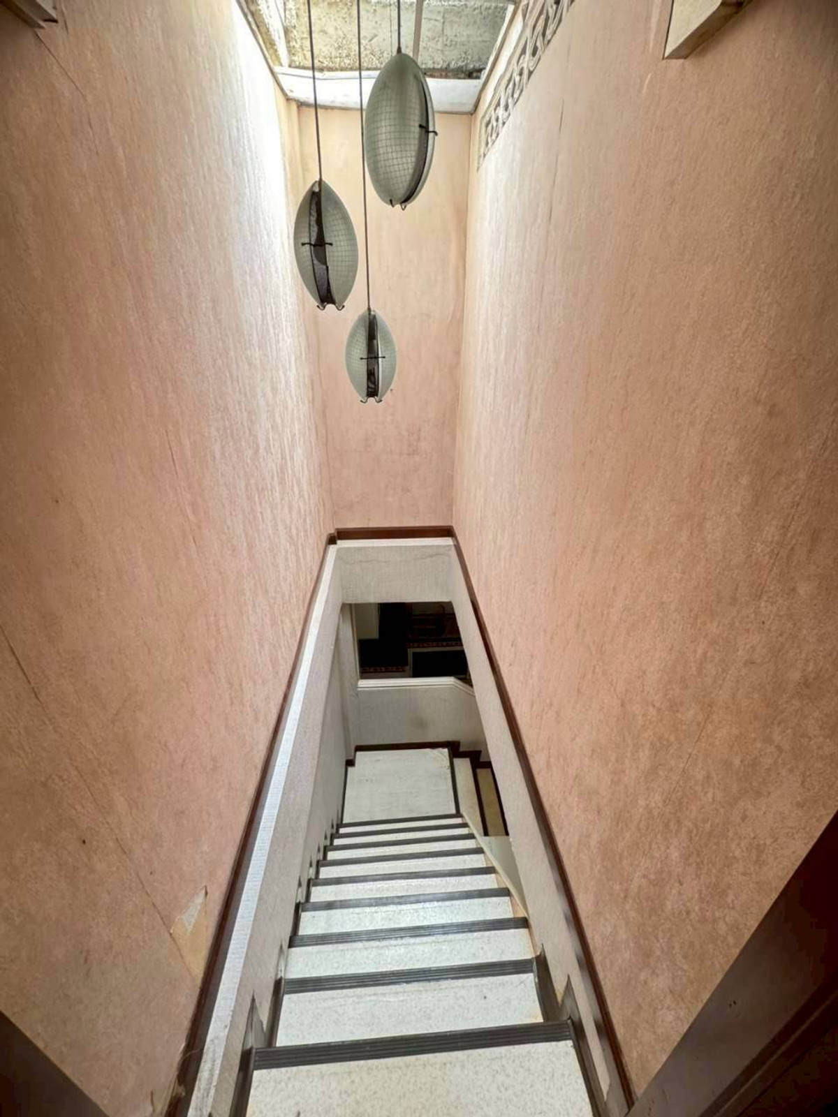 ขายทาวน์โฮมรามคำแหง หัวหมาก : ขายบ้านทาวน์เฮ้าส์ 2 ชั้น หมู่บ้านคอลเลจทาวน์ ซอยรามคำแหง 24 รีโนเวทใหม่เรียบร้อย (N.2033)