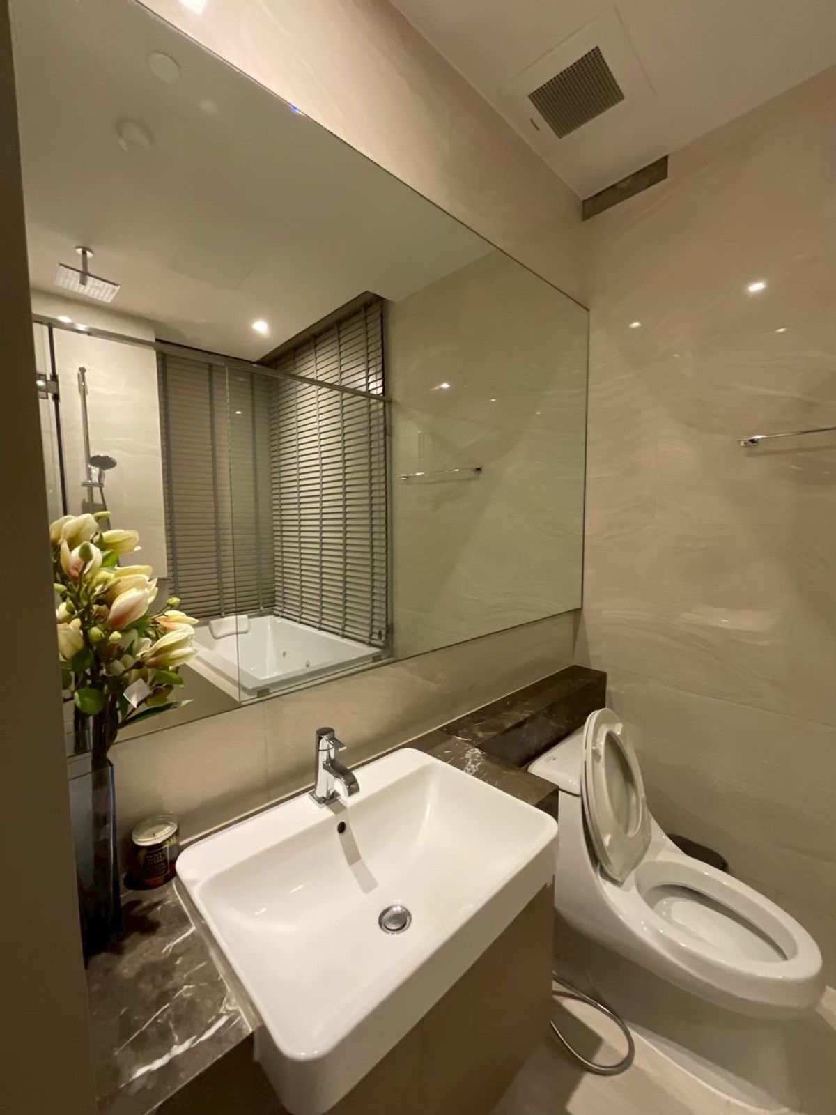 ให้เช่าคอนโดสีลม ศาลาแดง บางรัก : ✨50 SQ.M High-Floor | Fully Furnished | Ready to Move In