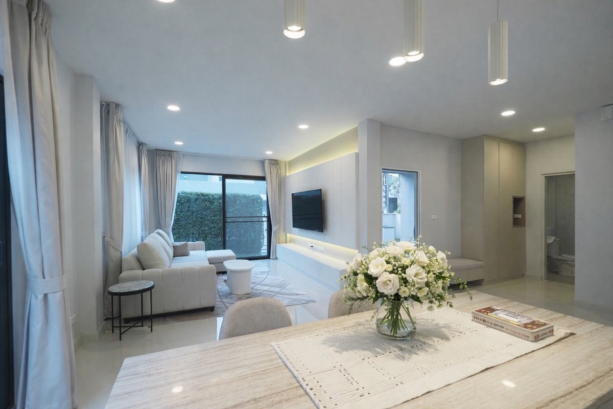 ให้เช่าบ้านบางนา แบริ่ง ลาซาล : ✨🏡 ปล่อยเช่า Centro Bangna เฟส 1 บ้านเดี่ยวสไตล์ Modern Minimal ตกแต่งสวยสบายตา พร้อมเฟอร์นิเจอร์และเครื่องใช้ไฟฟ้า