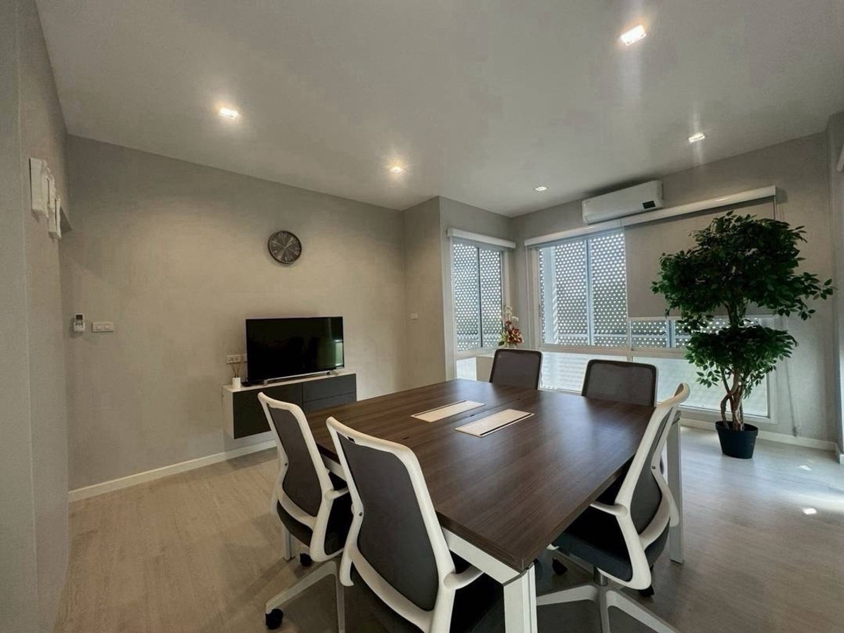 For RentOfficeChokchai 4, Ladprao 71, Ladprao 48, : Commercial Townhome for Rent Ladprao 71 near MRT Lat Phrao 71 clinic space wellness space ready to operate