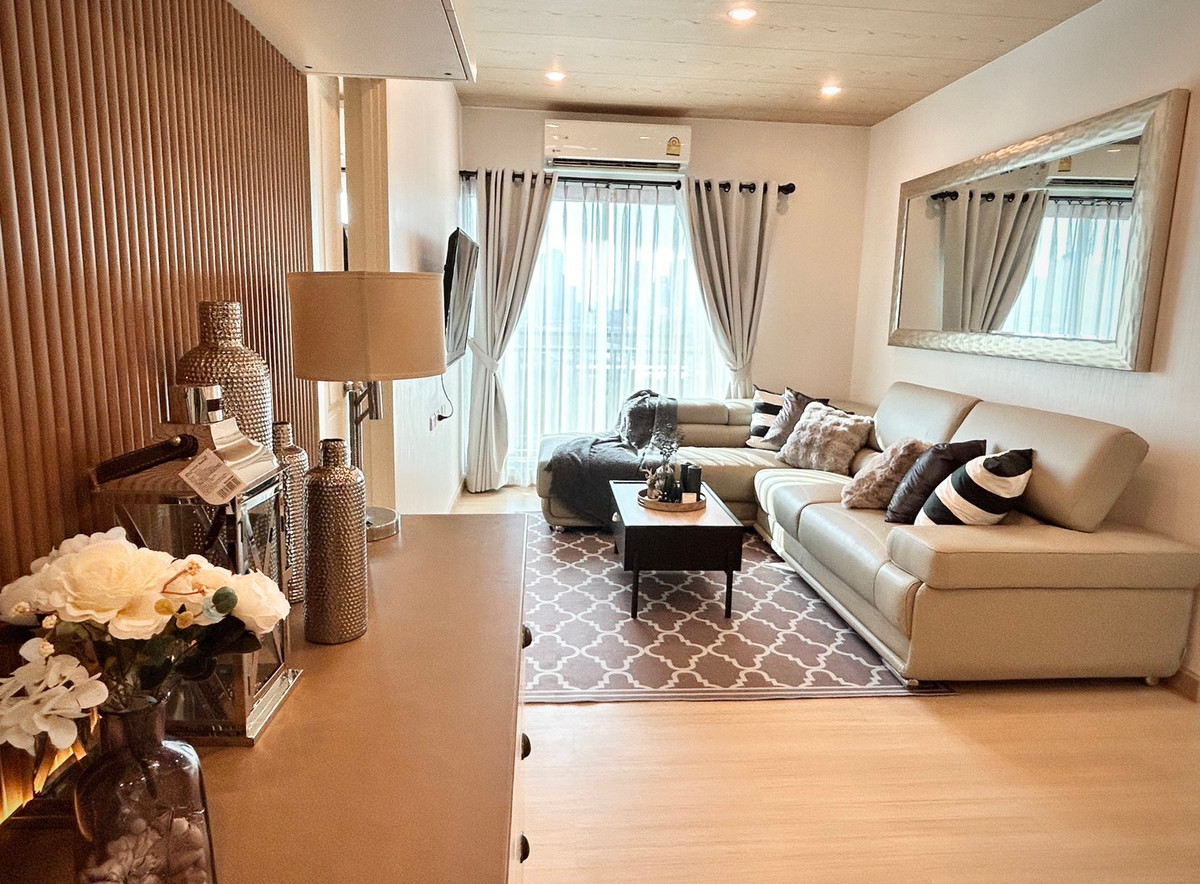 For RentCondoRama9, Petchburi, RCA : 🌆✨ Large room Rare Item Supalai Veranda Rama 9 pool view