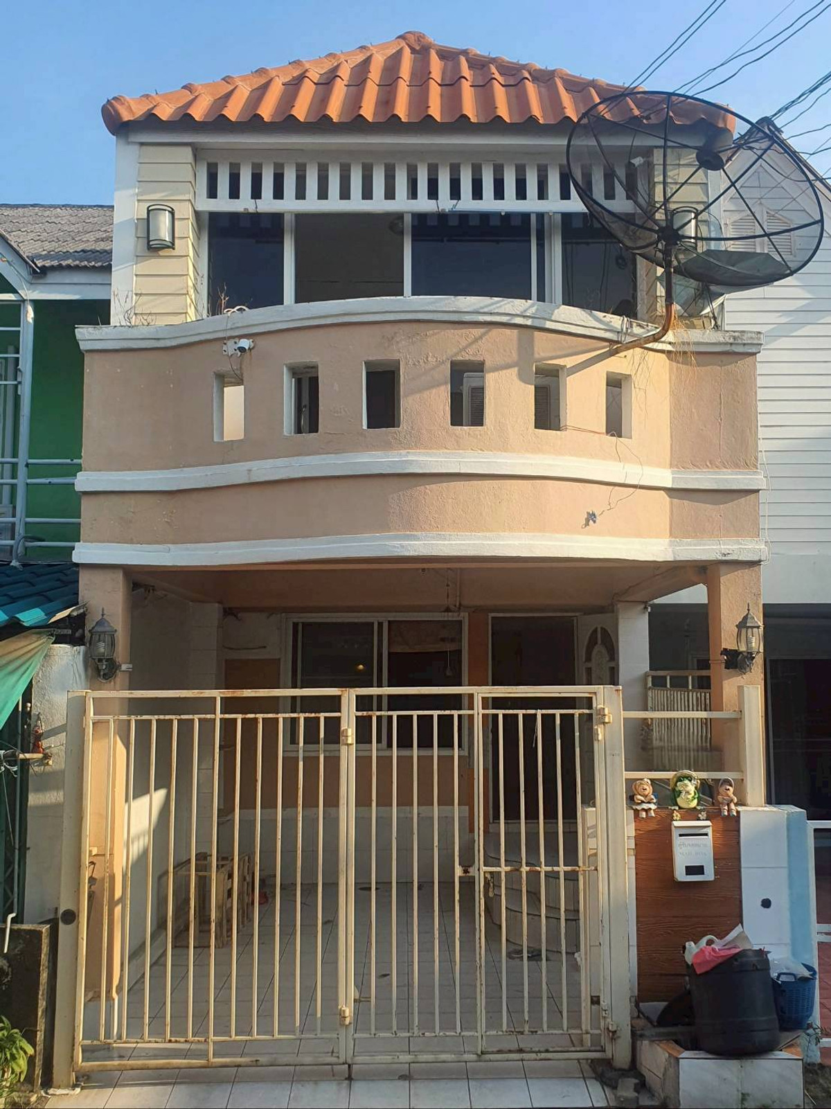 For SaleTownhomeRamkhamhaeng, Hua Mak : 2-story townhouse for sale, College Town Village, Soi Ramkhamhaeng 24, completely renovated (N.2033)