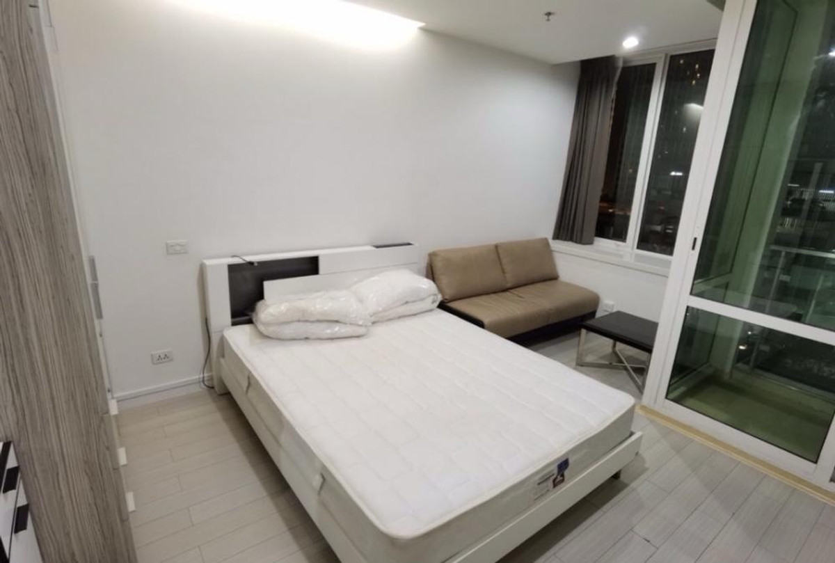 ให้เช่าคอนโดพระราม 9 เพชรบุรีตัดใหม่ RCA : ให้เช่า TC Green rama 9(ทีซี กรีน พระราม9) 1 ห้องนอน 1ห้องน้ำ 30 ตร.ม.  ตึก A ชั้น 6 วิวเมืองสวย เฟอร์และเครื่องใช้ไฟฟ้าครบ 12,500 บาท