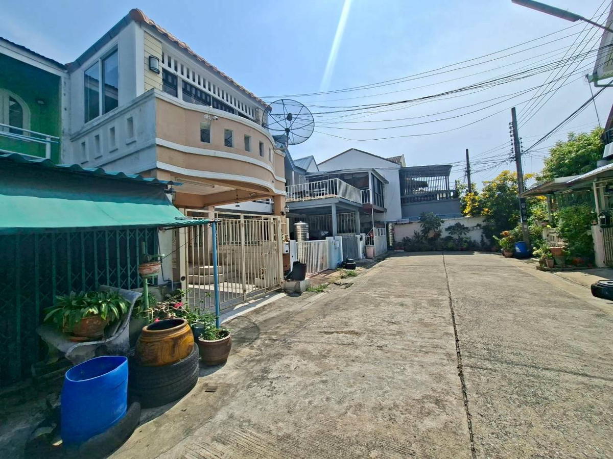 ขายทาวน์โฮมรามคำแหง หัวหมาก : ขายบ้านทาวน์เฮ้าส์ 2 ชั้น หมู่บ้านคอลเลจทาวน์ ซอยรามคำแหง 24 รีโนเวทใหม่เรียบร้อย (N.2033)