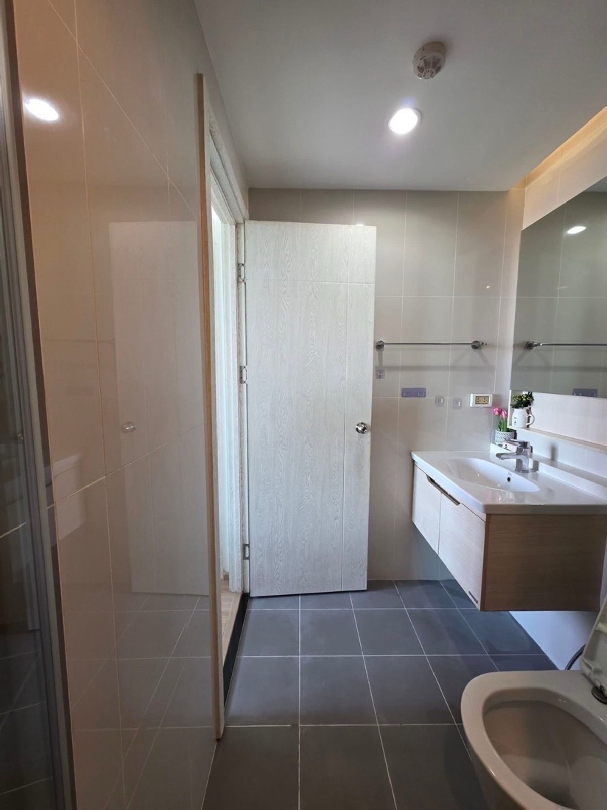 For RentCondoOnnut, Udomsuk : For rent, Artemis Sukhumvit 77, 1 bedroom, 1 bathroom, 28 sq m, 16th floor, beautiful room, fully furnished, ready to move in, price 12,000 baht.