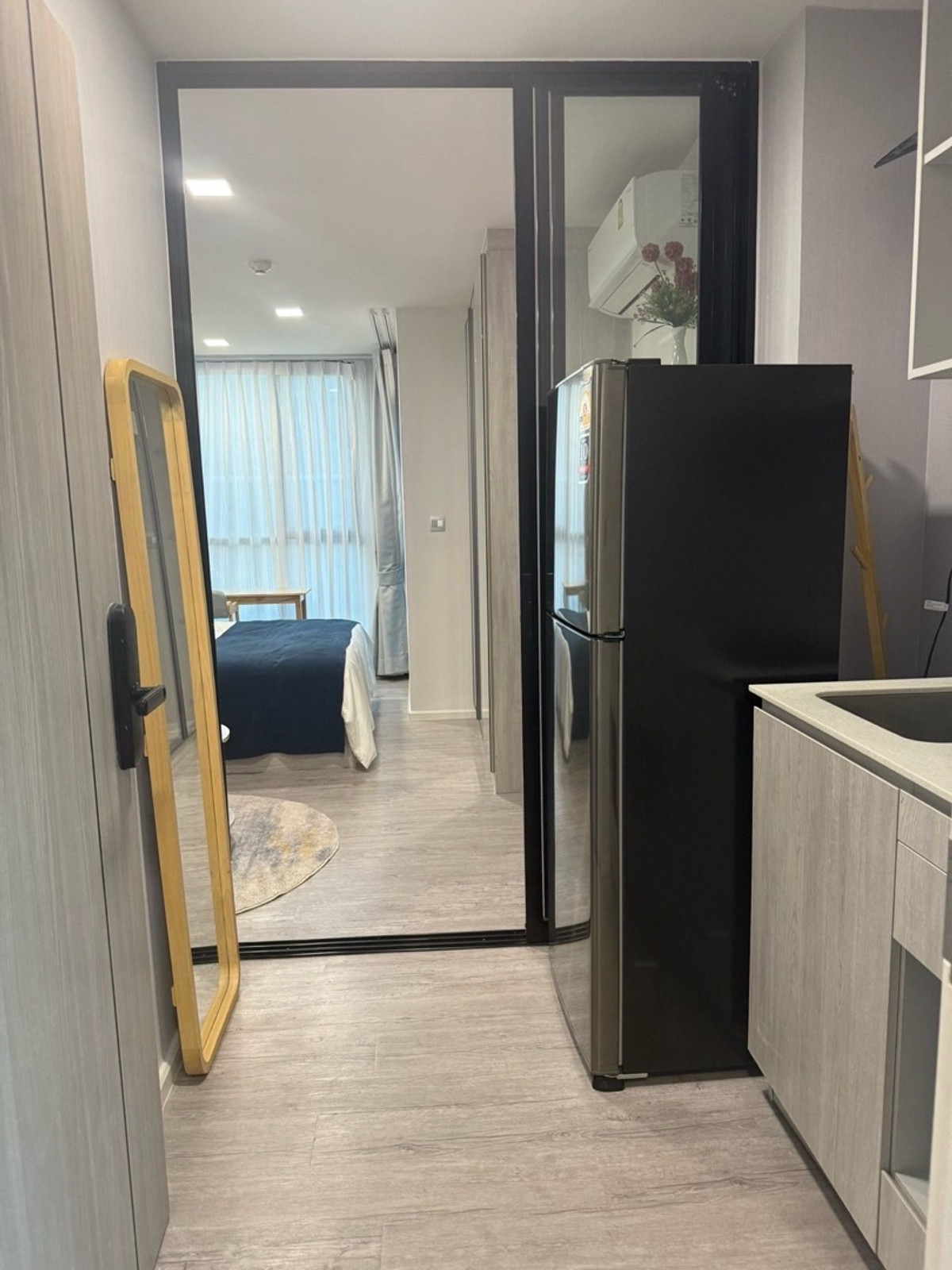 For RentCondoBangna, Bearing, Lasalle : Condo for rent Atmoz Tropicana Bangna (Atmoz Tropicana Bangna) Room size: 23 sq m Floor: 6 Building/Building: D Price: 9,000 baht Nearby places: Yellow Line MRT