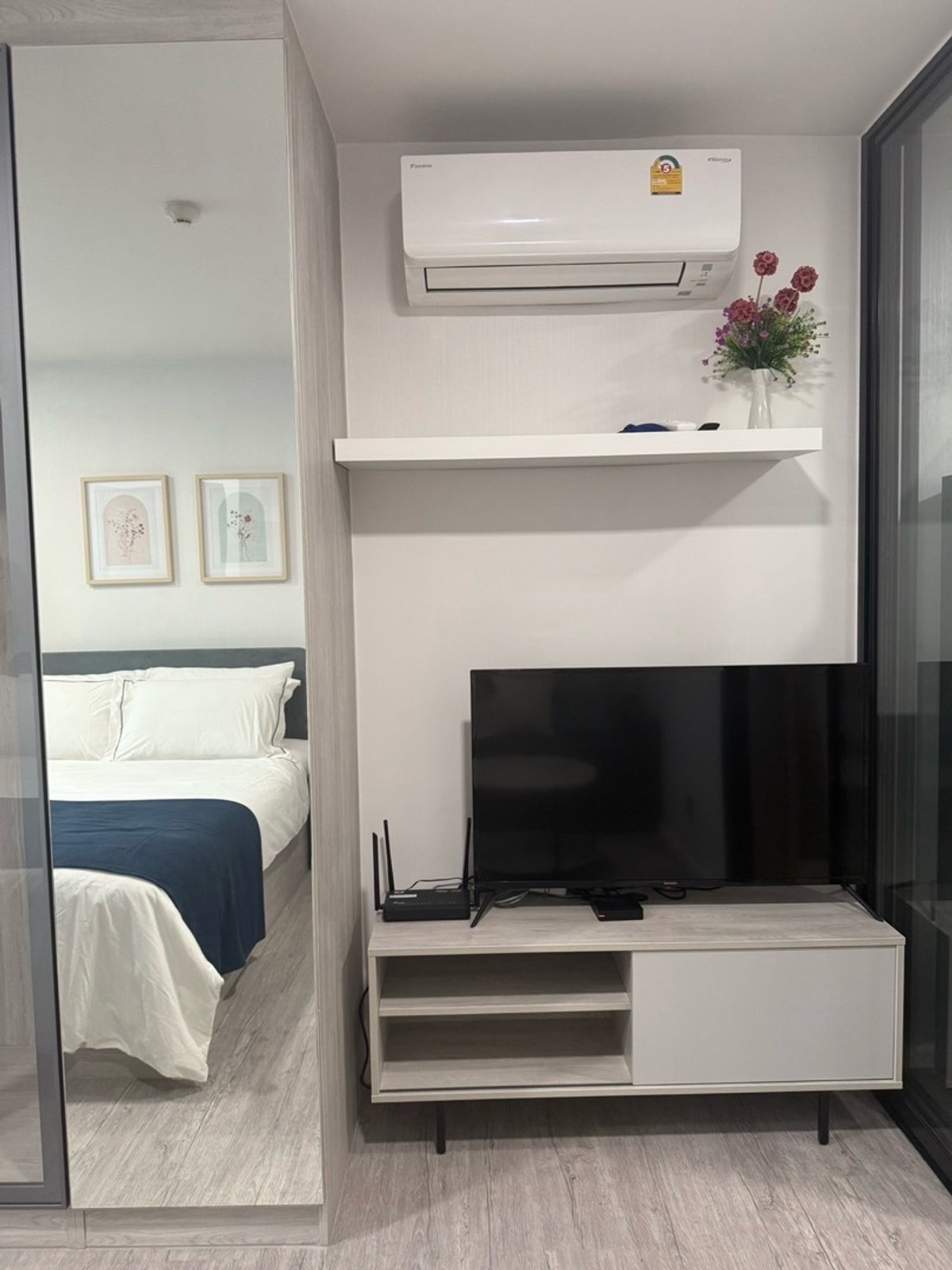 For RentCondoBangna, Bearing, Lasalle : Condo for rent Atmoz Tropicana Bangna (Atmoz Tropicana Bangna) Room size: 23 sq m Floor: 6 Building/Building: D Price: 9,000 baht Nearby places: Yellow Line MRT