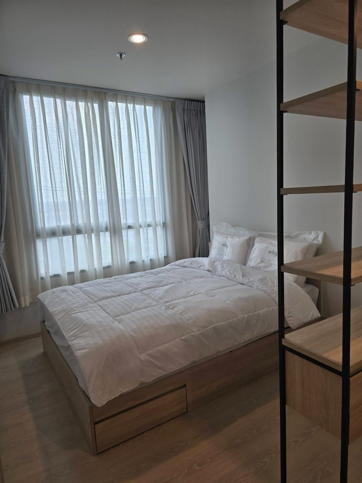 For RentCondoBangna, Bearing, Lasalle : For rent 𝐍𝐮𝐞 𝐌𝐞𝐠𝐚 𝐏𝐥𝐮𝐬 𝐁𝐚𝐧𝐠𝐧𝐚 (New Mega Plus Bangna) Room size: 46 sq m Floor: 11 Price: 30,000 baht Nearby places: mega bangna