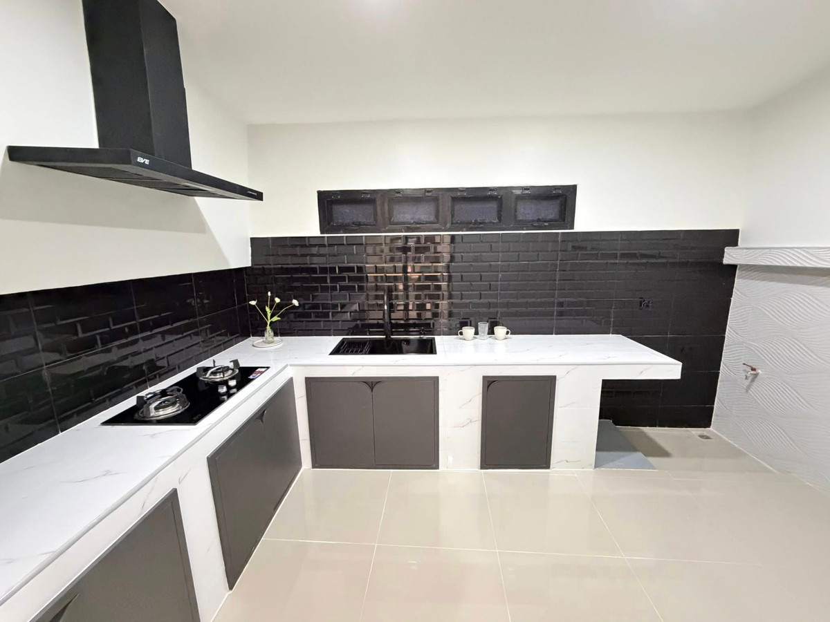 ขายทาวน์โฮมโชคชัย4 ลาดพร้าว71 : หมู่บ้านเลิศอุบล โชคชัย 4 ซอย 22 / 2 ห้องนอน (ขาย), Lert Ubon Village Chokchai 4 Soi 22 / 2 Bedrooms (FOR SALE) FAHS063