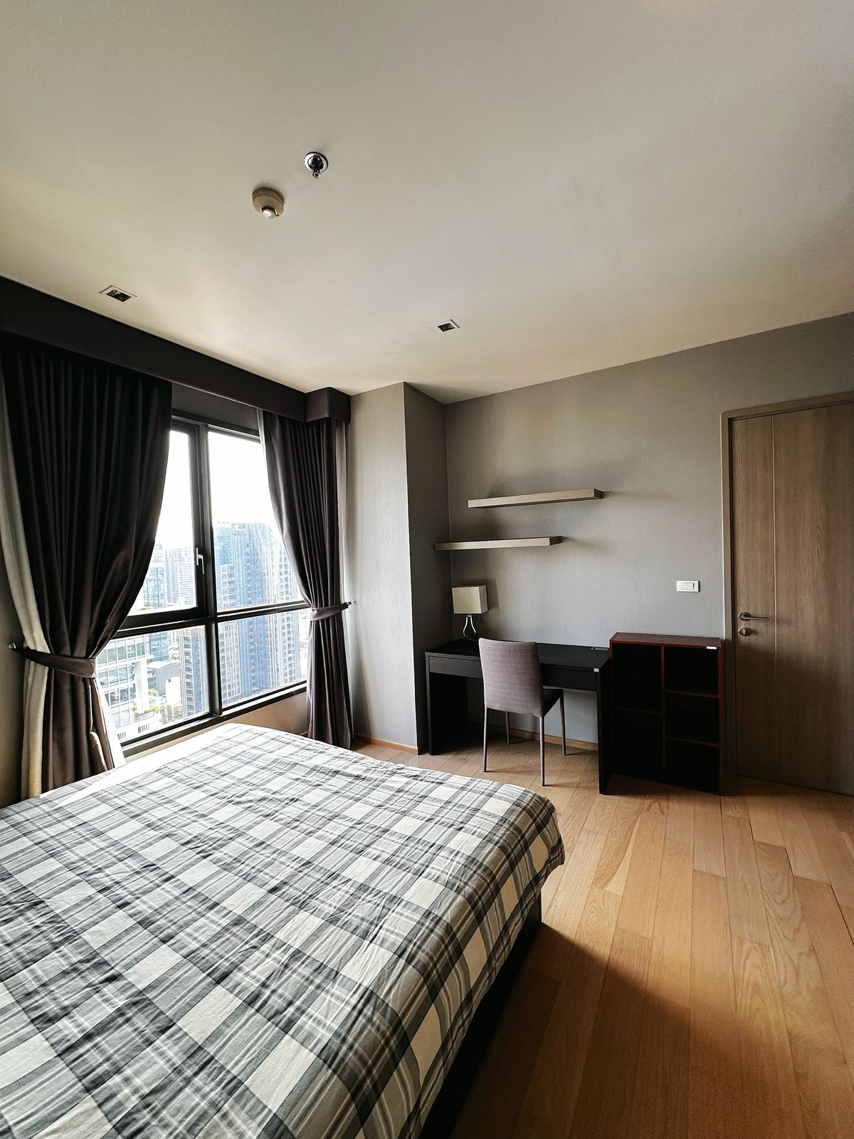 For RentCondoSukhumvit, Asoke, Thonglor : !! Beautiful room for rent, Condo HQ Thonglor, near BTS Thonglor.