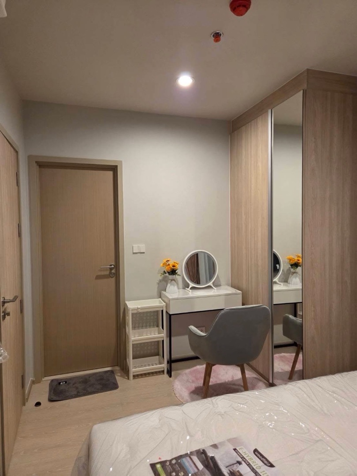 For RentCondoBangna, Bearing, Lasalle : Condo for rent Nue Mega Plus Bangna Room size: 26 sq m Floor: 10 Price: 12,500 baht 📍Free Wifi Nearby places: Mega bangna