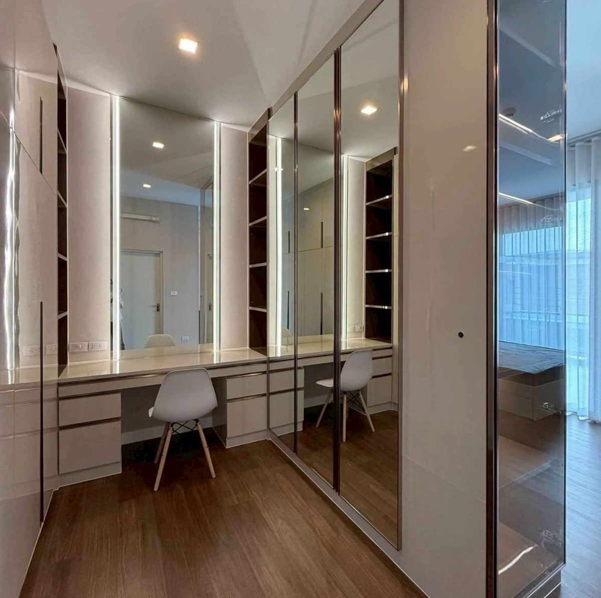 บ้านบางนา แบริ่ง ลาซาล : ✨[ 𝐑𝐄𝐍𝐓/𝐒𝐀𝐋𝐄] เดี่ยวดีไซน์หรู ตกแต่งบิ้วท์อินครบทั้งหลังในสไตล์ที่ทันสมัยและลงตัว บ้านใหม่ไม่เคยมีใครเข้าอยู่🌳