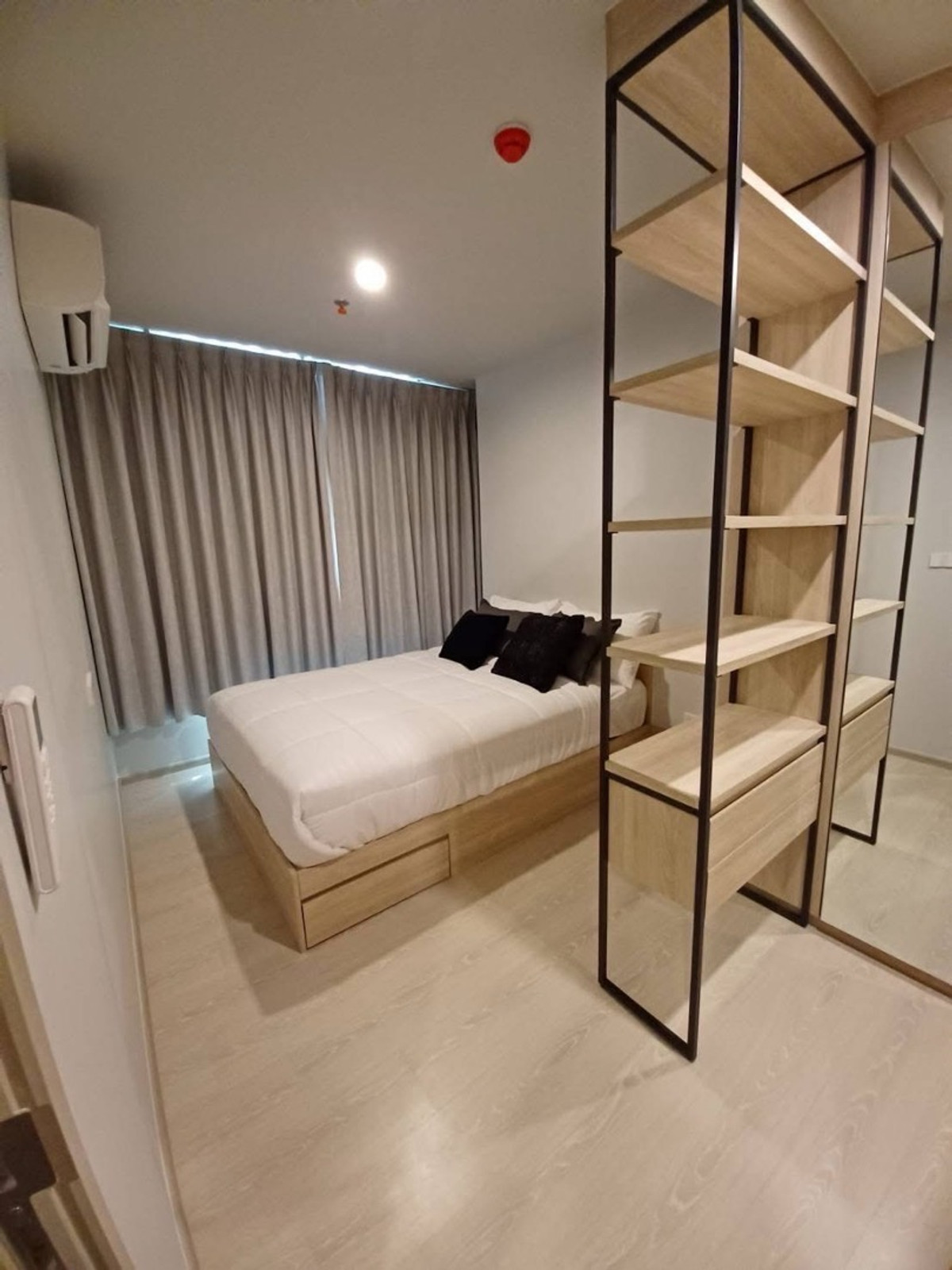 ให้เช่าคอนโดบางนา แบริ่ง ลาซาล : ให้เช่า 𝐍𝐮𝐞 𝐌𝐞𝐠𝐚 𝐏𝐥𝐮𝐬 𝐁𝐚𝐧𝐠𝐧𝐚 (นิว เมกะพลัส บางนา) ขนาดห้อง : 46 ตร.ม ชั้น : 11 ราคา : 30,000 บาท สถานที่ใกล้เคียง : mega bangna