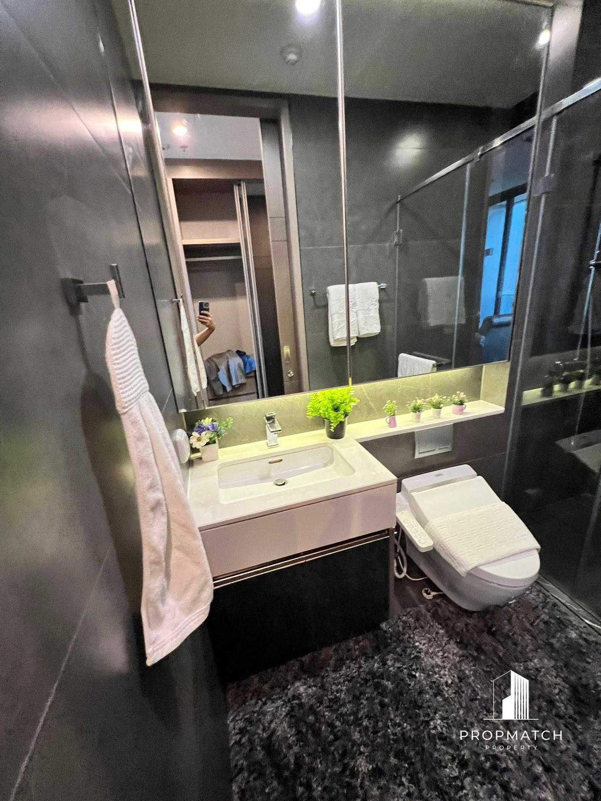 For RentCondoRama9, Petchburi, RCA : ⚡️Best price in the building⚡️The esse at singha complex 🔥36 Sqm 32,000 B only. If interested, contact ⚡️ Putter 0928895628 line:plustor_ss⚡️