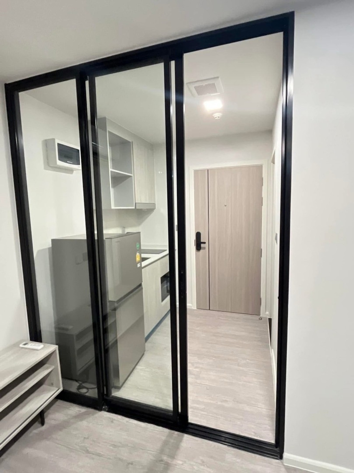 For RentCondoBangna, Bearing, Lasalle : Condo for rent Atmoz Tropicana Bangna (Atmoz Tropicana Bangna) Room size: 23 sq m Floor: 8 Building/Building: A Price: 9,000 baht Nearby places: Yellow Line MRT.