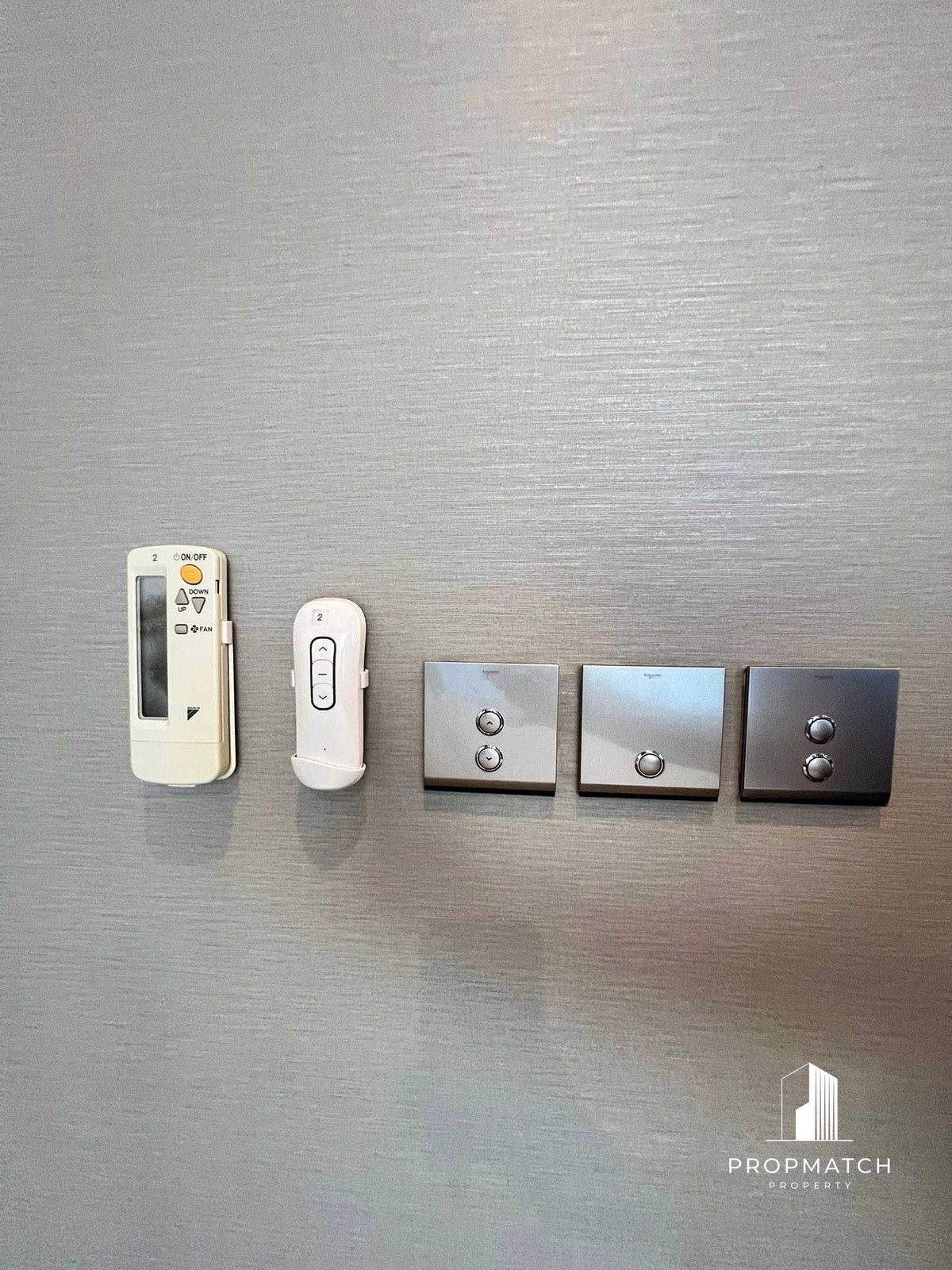 For RentCondoRama9, Petchburi, RCA : ⚡️Best price in the building⚡️The esse at singha complex 🔥36 Sqm 32,000 B only. If interested, contact ⚡️ Putter 0928895628 line:plustor_ss⚡️