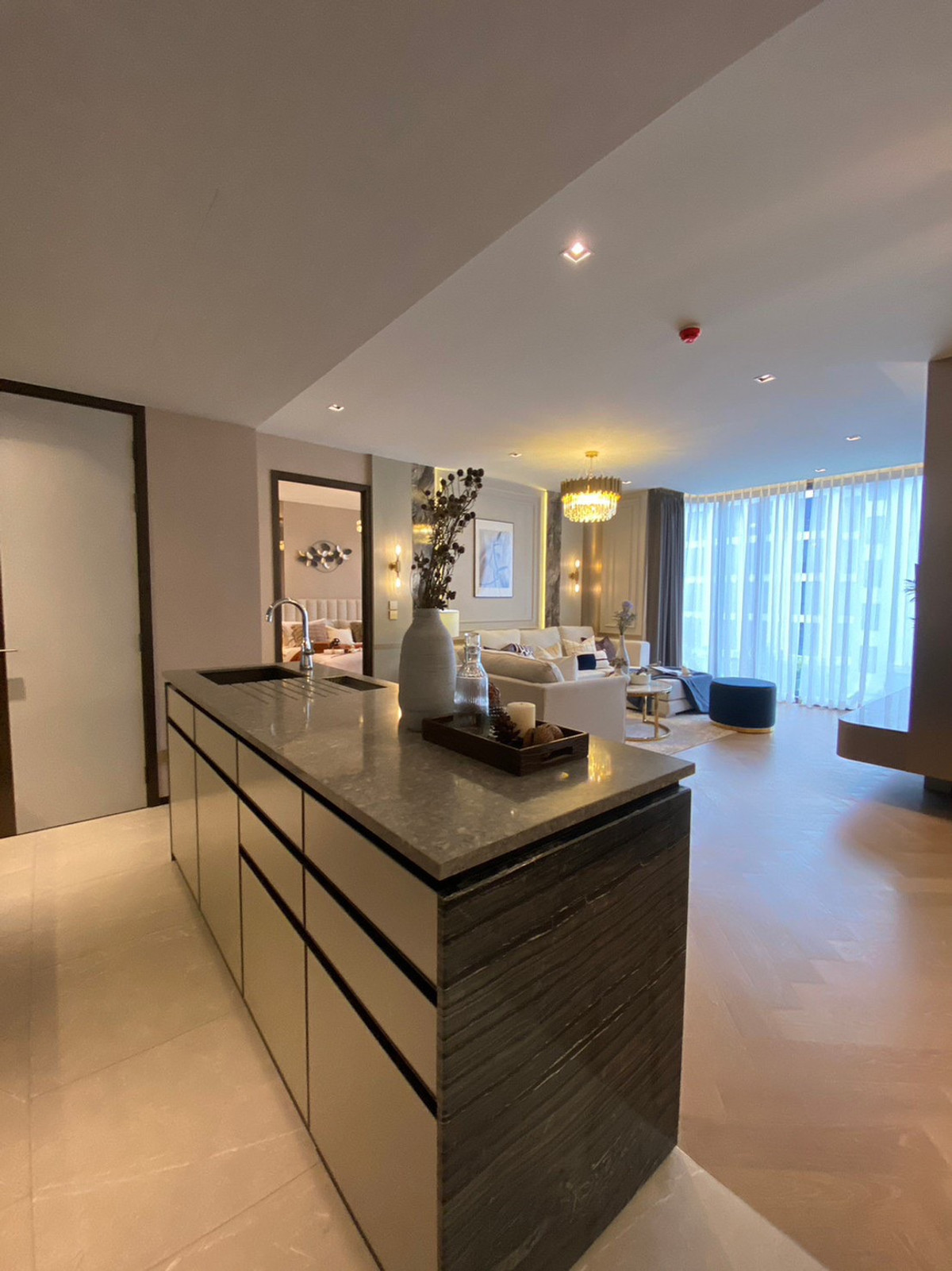 For RentCondoSukhumvit, Asoke, Thonglor : The Reserve 61 Hideaway / Fully Furnished, cozy and private in the heart of Ekkamai / 2 bed 121 sq.m.Tel. 0937890899