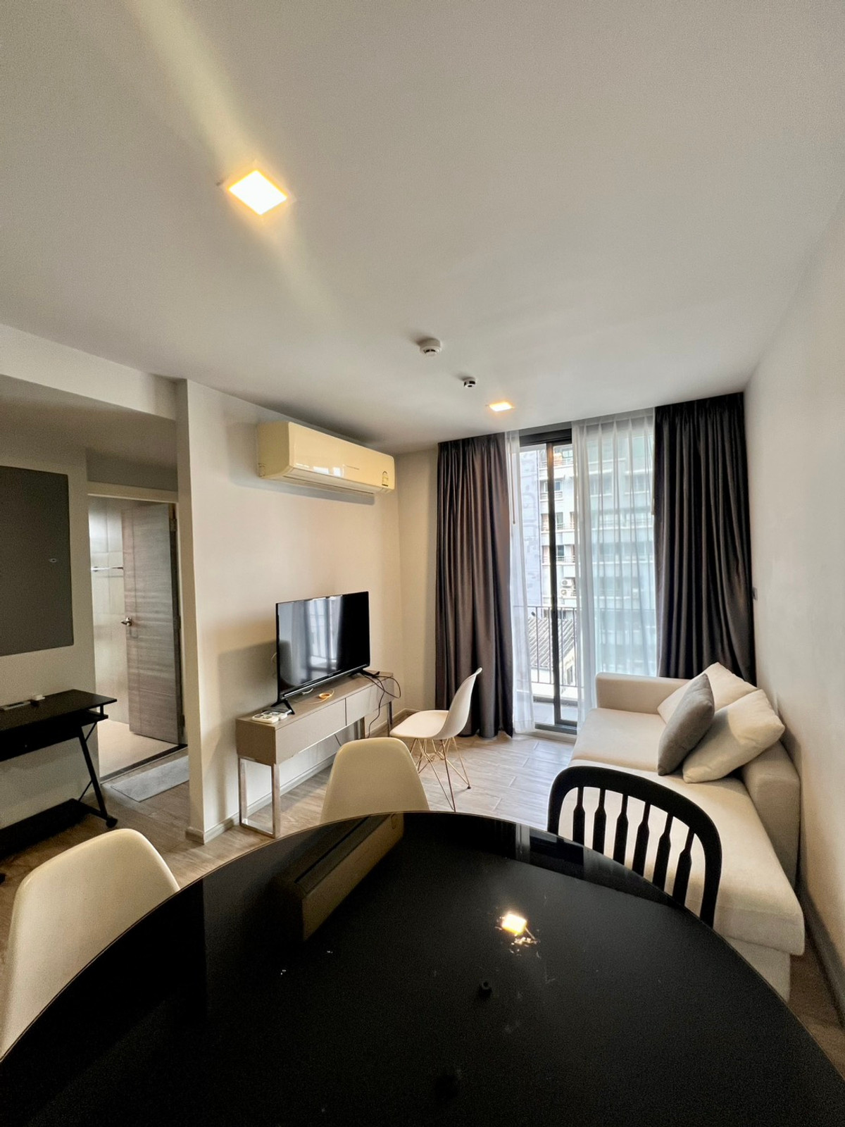 For RentCondoRatchathewi,Phayathai : 💎 Rare Unit: Corner room Savvi Phahol-Ari | BTS Ari ✨Only25,000/Month Quiet condo Good location, convenient travel on many routes.